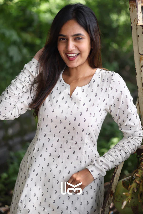 Charm Kurta Set in Off White