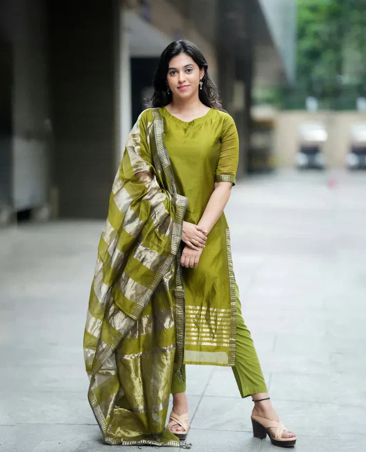 Akira kurti set