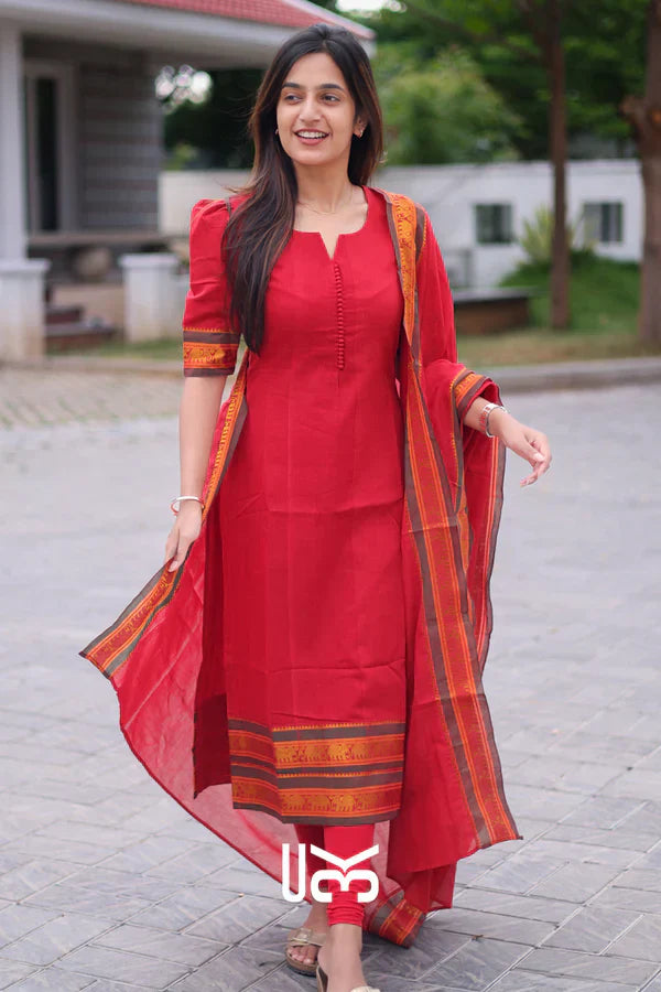 Kurta Set in Red