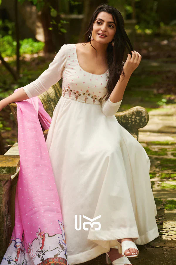 Pearl Pichwai Suit Set