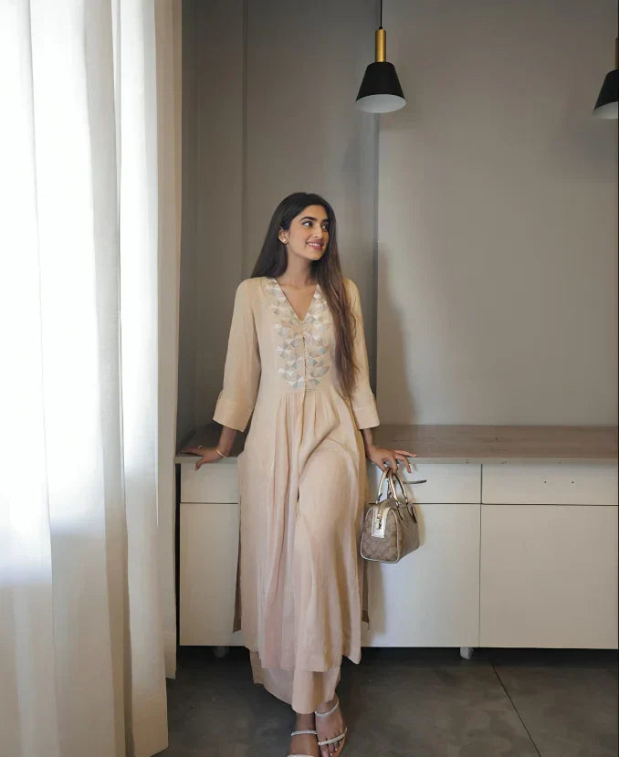 Beautiful Embroidered Slight Cut Pattern Kurti And Pant..