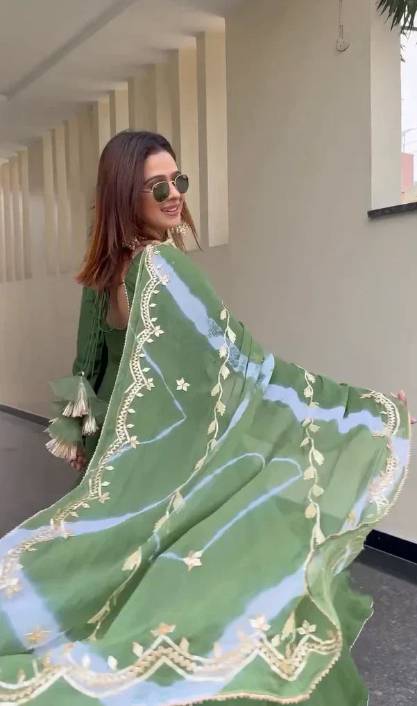 Women Anarkali Kurta With Trousers & Dupatta