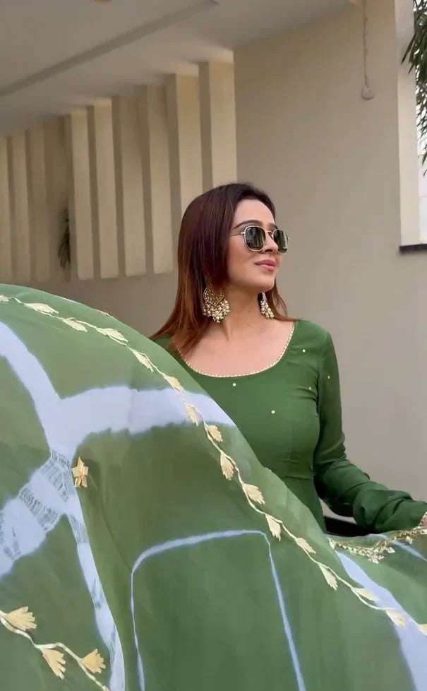 Women Anarkali Kurta With Trousers & Dupatta