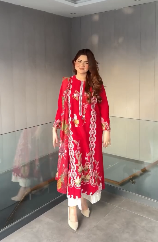 Saira Shakira Bloom Luxury Lawn