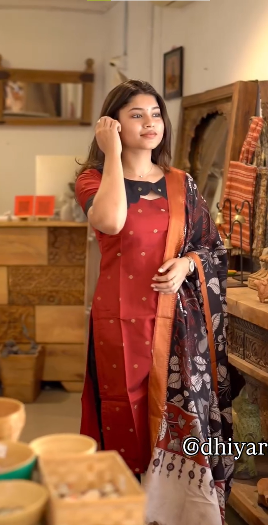 meena kurta set