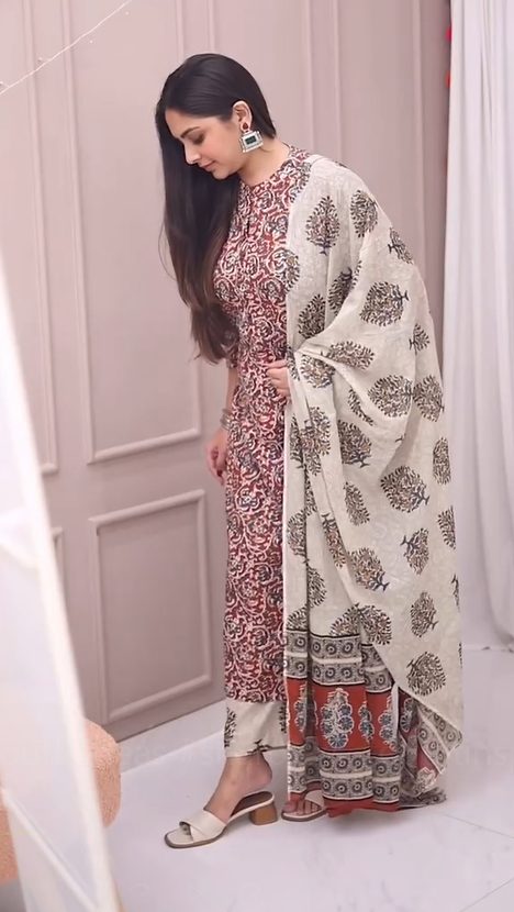 Women Viscose Rayon Kurta Pant Dupatta Set