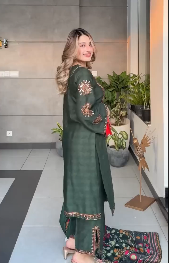 Ramsha Riwayat Luxury Lawn