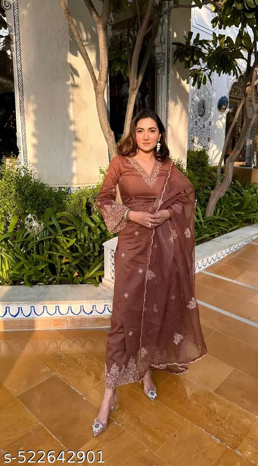 Floral Embroidered Regular Thread Work Straight Kurta with Palazzos & Dupatta